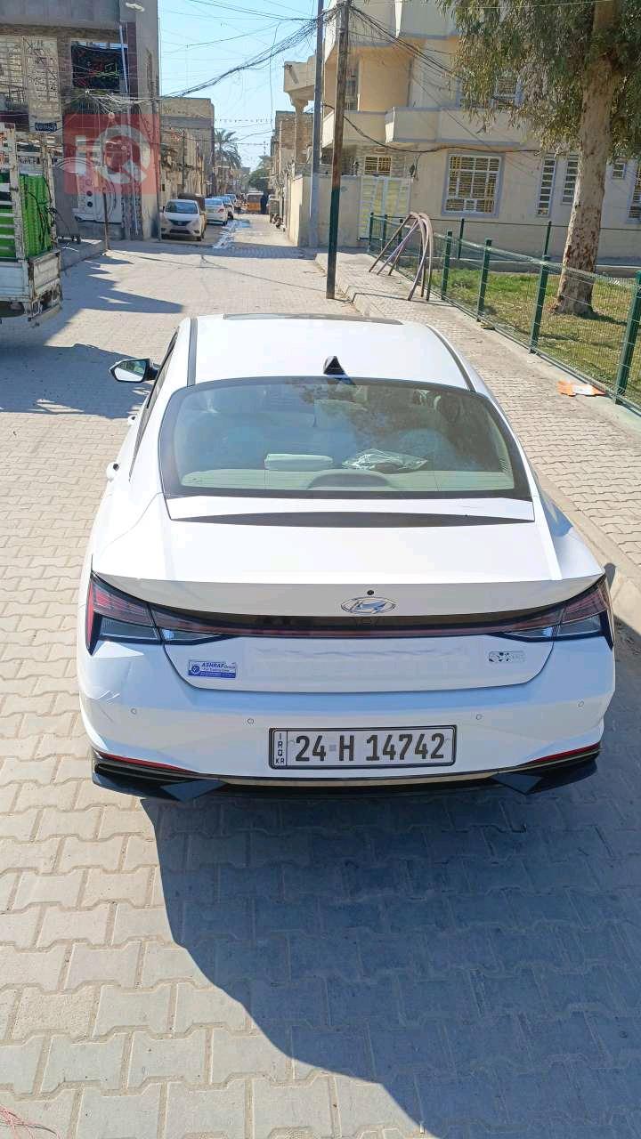 هیوندای ئەلەنترا